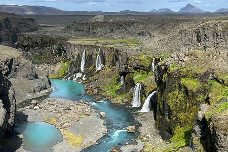 Landmannalaugar and Hekla Volcano / guided private tour