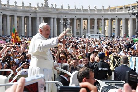 Rome: Reserved Pope Audience Experience with Tour guide 
