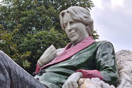 Oscar Wilde Dublin Walking Tour with Expert Local Guide