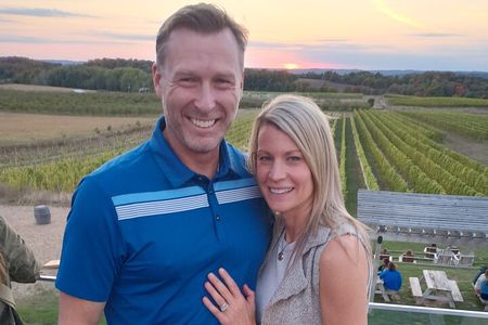 NON-BUS MOVIE STARS Police / Military / First Responder Wine Tour