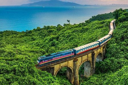 Heritage Train Adventure: Hue to Hoi An with Lantern Experience