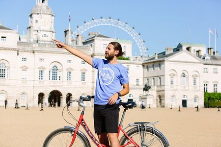 Highlights of Royal London Bike Tour with River Cruise Package