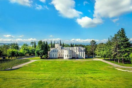 Private Tbilisi Tour & Chateau Mukhrani with Wine Tasting & Lunch