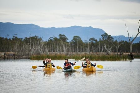  Lake Fyans Canoeing Activity