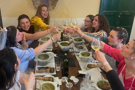 Authentic Pesto cooking class in Manarola at Cinque Terre