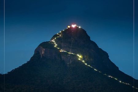 Adam’s Peak Night Hike Experience [One Day & ALL INCLUSIVE]