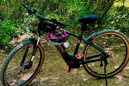 E-Bike tour of Sainte Victoire Mountain, Aix-en-Provence