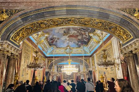 Madrid: Royal Palace Guided Tour with Skip the Line Ticket