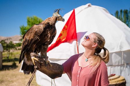 2-Day Issyk Kul Small Group Tour with Yurt Stay and Eagle Show 