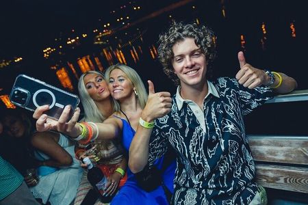 Boat Party with Unlimited Drinks on Pre-Party & After Party Entry