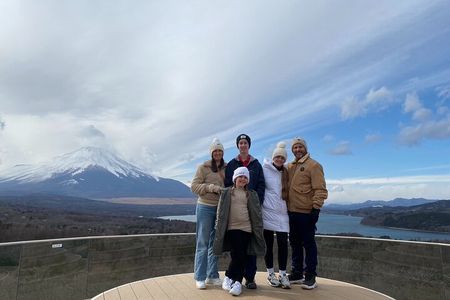 Private Mt.Fuji driving tour with a local English speaking guide 