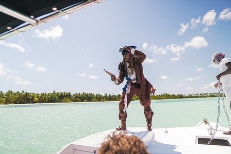 Montego Bay Catamaran: Explore Reefs with Drinks & Live Music