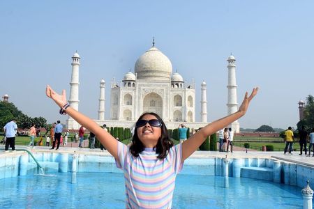 Taj Mahal and Agra Same Day Returning Car trip from Delhi