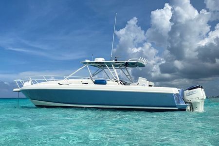 Grand Cayman Luxury Full Day Private Charter aboard Mojito Majic