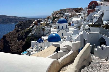 English Speaking guided "GROUP TOURS" in Santorini