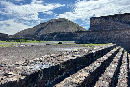 Pyramids of Teotihuacan Dawn (Tequila and Mezcal Tasting)