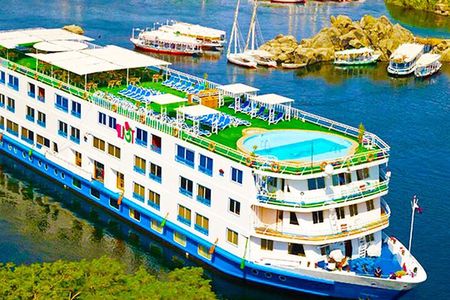 4 Days Nile Cruise trip: Aswan to Luxor with sightseeing