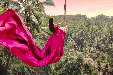 Ubud Jungle Swing and Water Rafting with Lunch Transport