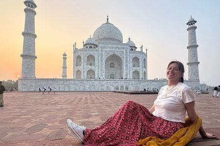 Private Taj Mahal Sunrise Agra Trip From Delhi with 5* Breakfast