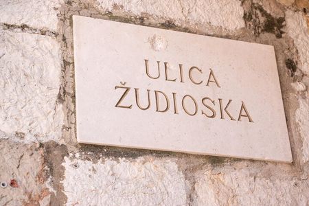 Jewish Heritage and Other Major Sights Walking Tour
