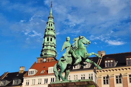 Sights & Gems: Medieval Copenhagen & Nyhavn with a local host 