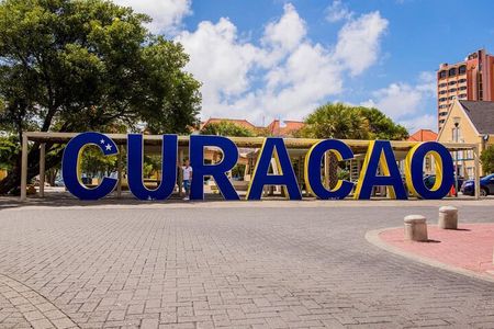 A Taste of Curaçao: City tour, Chobolobo & Mambo Beach Escape