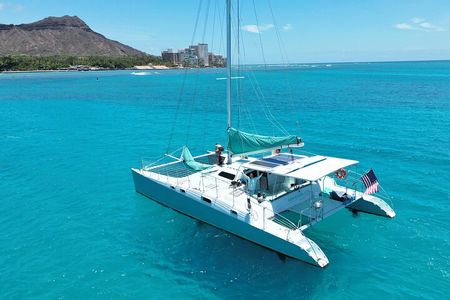 2 Hour Private Catamaran Charter in Waikiki (7-12 Guests)