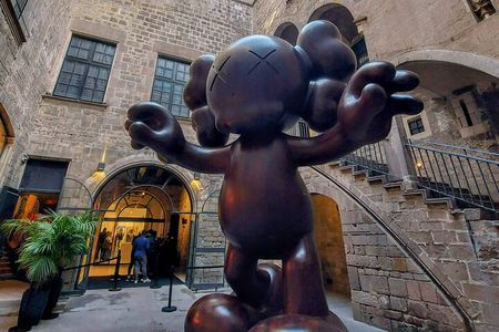 Barcelona Old City and Hidden Gems Private Walking Tour 