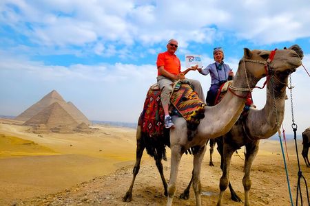 CAIRO COMBO 1: tour to Giza pyramids, Sphinx, Egyptian museum& Khalili market