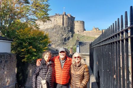 Full-Day Privately Guided Tour of Edinburgh in a Luxury Minivan