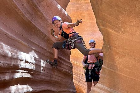 Adventurous Canyoneering Slot Canyon (Small Group)