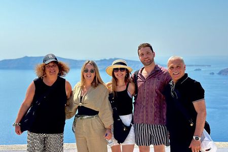 Santorini in 4 Hours: A Private Journey Through Beauty