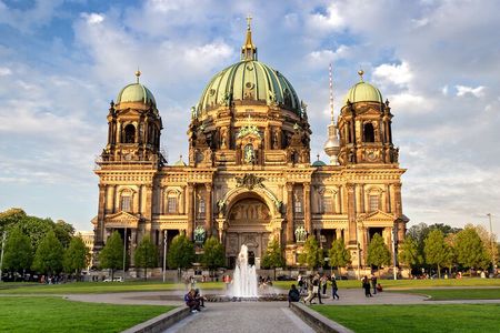 Berlin on Your Own - Deluxe Round Trip from Warnemünde Port