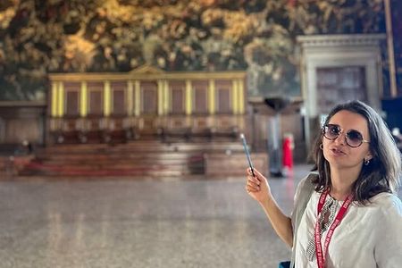 Doge's Palace skip the line with a guide architect 