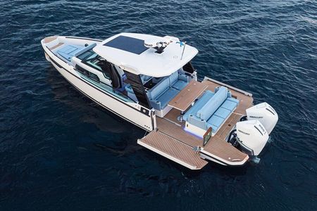 Private boat tour skippered by a local expert - fully customizable