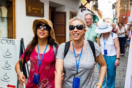Private Food Tasting Tour with Guide in Le Marais Neighbourhood