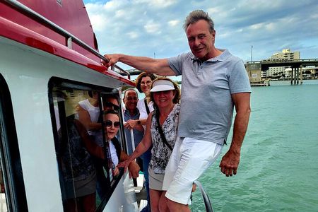 Cruise the Palm Beach Intracoastal on a 90 minute Tour 