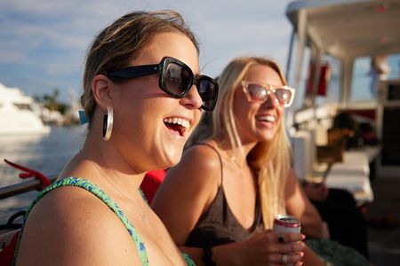 Cruise the Palm Beach Intracoastal on a 90 minute Tour 