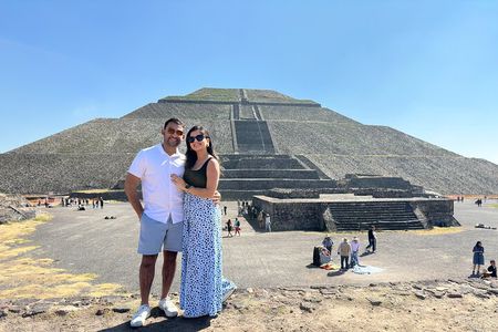 Teotihuacan Tour with Cave Restaurant, Tlatelolco & Basilica