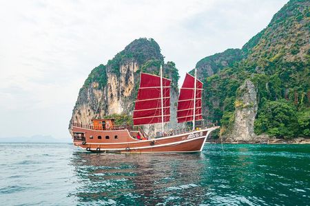 Krabi Sea Excursion & Romantic Sunset Cruise with BBQ Dinner