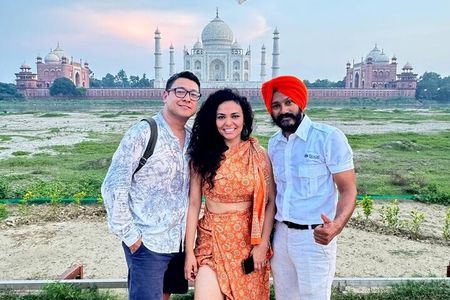 Day Trip to Taj Mahal, Agra Fort and Baby Taj from Delhi by Car