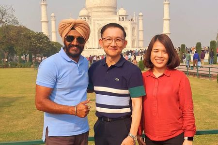 Day Trip to Taj Mahal, Agra Fort and Baby Taj from Delhi by Car