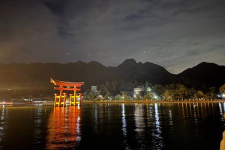 Miyajima Exploring Highlights and Sunset Cruise