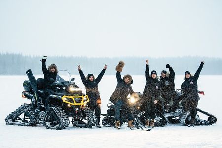 PRIVATE Rovaniemi and Santa Village Tour VIP Car