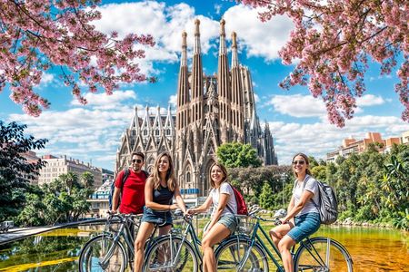 Barcelona Private Bike/eBike Tour & Sagrada Familia Tickets