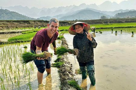  3-Day Pu Luong Natural Reserve from Hanoi, Trek with Local Guide