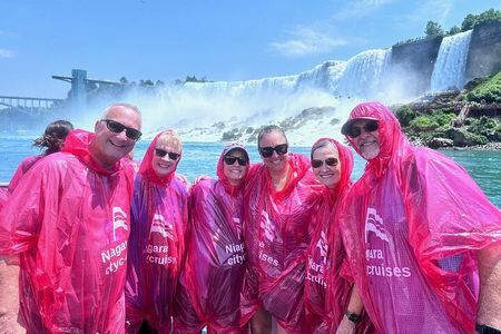 Ultimate Niagara Falls Canada Tour with Boat Cruise