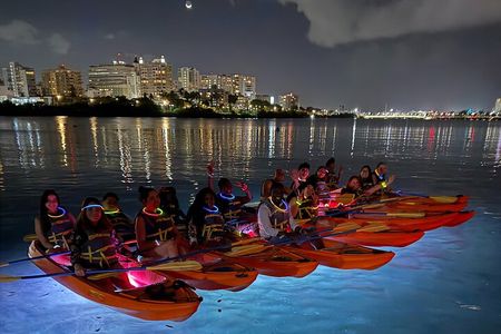 Condado: Glow and Paint Kayak Tour 
