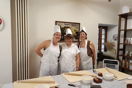 Lasagna & Cannelloni Class in Assisi’s Home-Style Cooking School