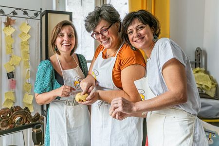 Traditional Pizza & Focaccia Cooking Class in Cortona